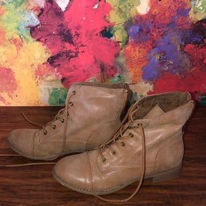 Combat boots